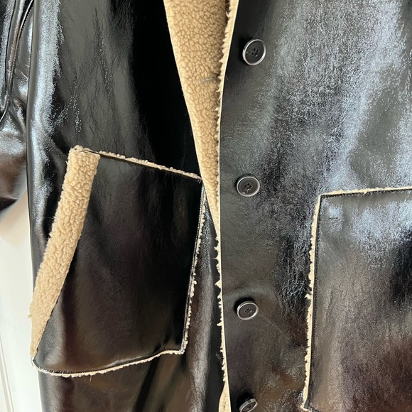 Sherpa/vegan leather oversized trenchcoat - Picture 3 of 4